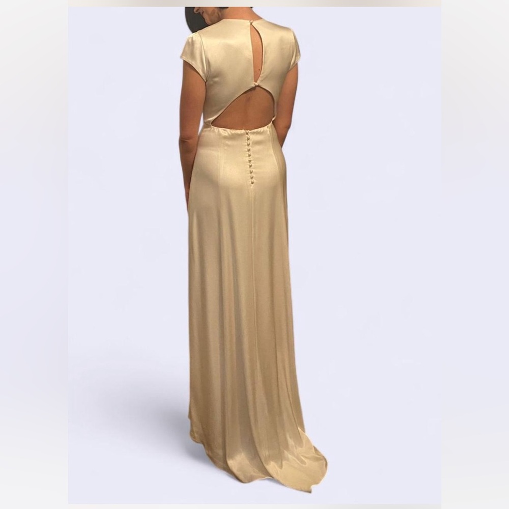 Chic Cream Cap Sleeve Wedding Dress - Picture 2 of 8